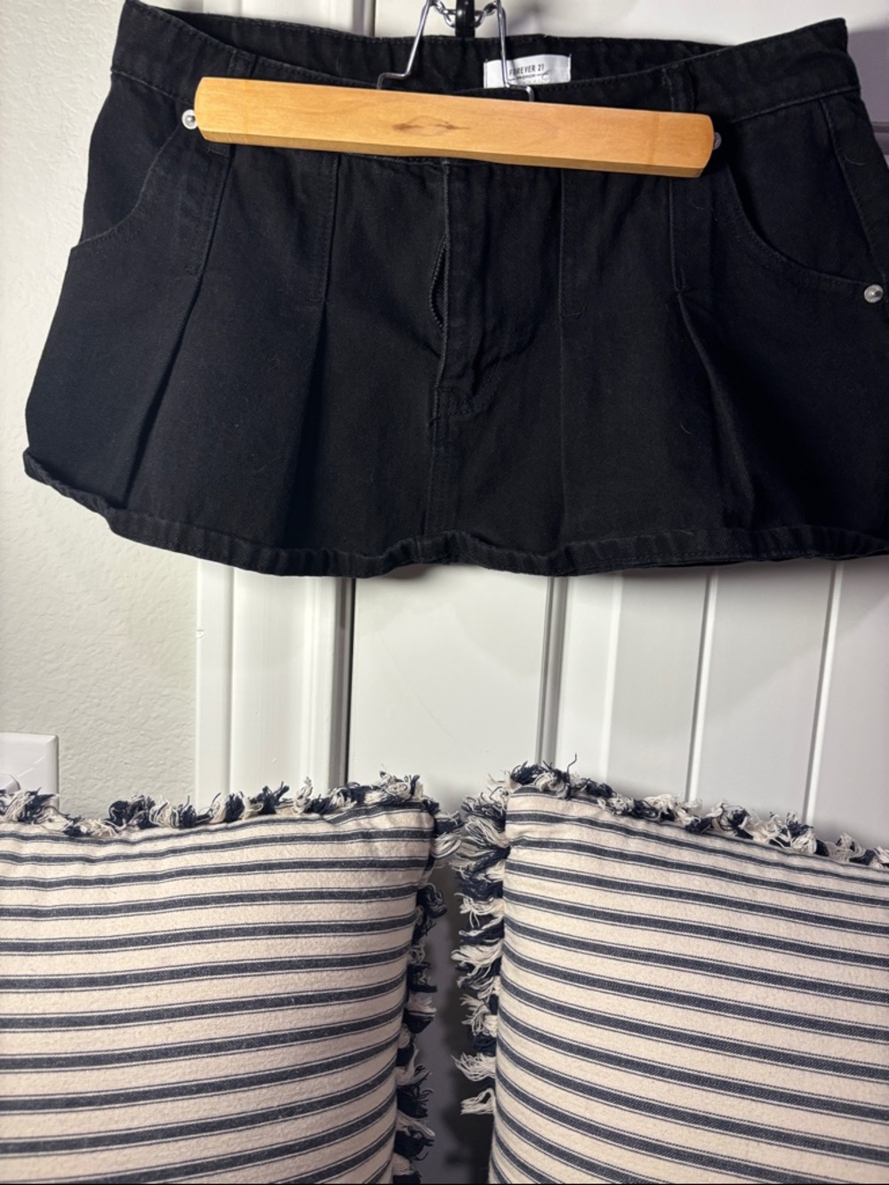 Forever 21 Black Mini Skirt